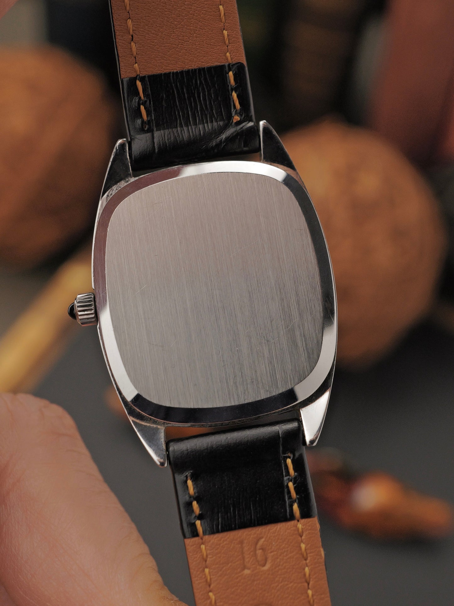 Omega De Ville Tonneau Ellipse Roman Ref. 111.0131 (circa 1975)