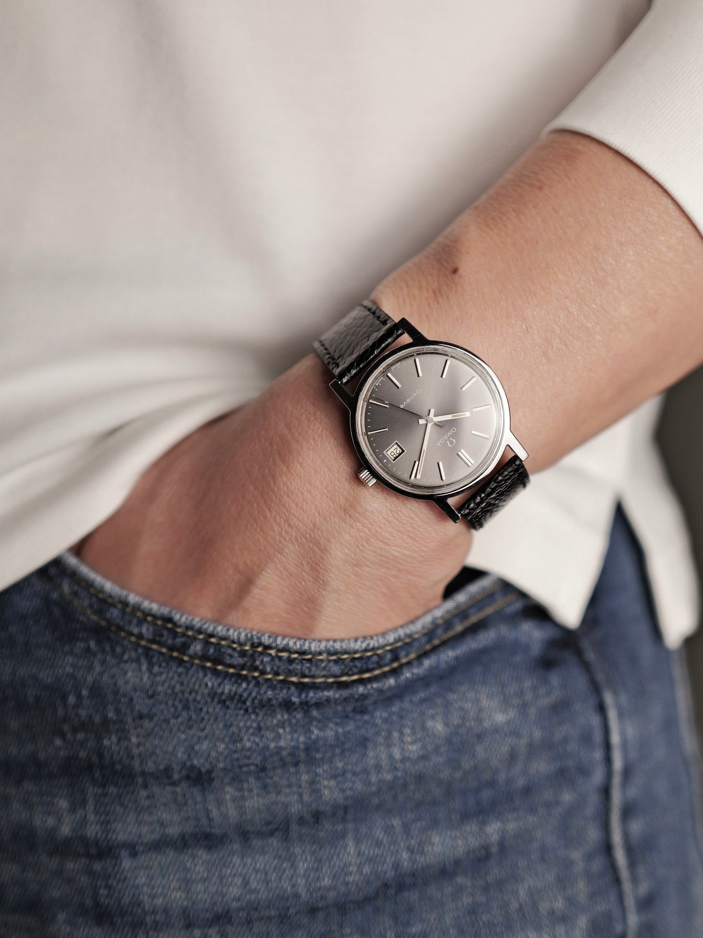 Omega Geneve Grey Dial Date Ref. 136.0104 (circa 1975)