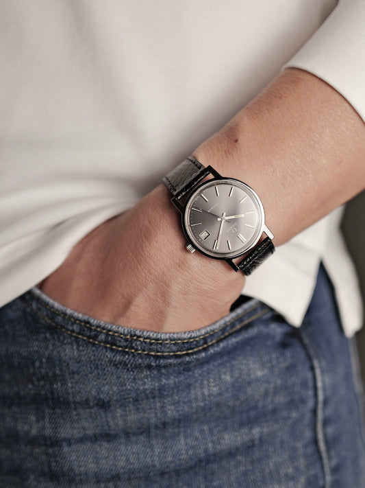 Omega Geneve Grey Dial Date Ref. 136.0104 (circa 1975)