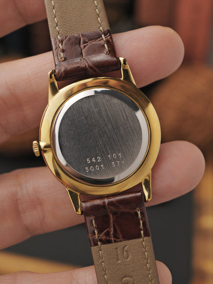 Universal Genève Altesse “Chinese Seal Script” Gold w/ Champagne Dial Ref. 542101 (circa early 1970s)