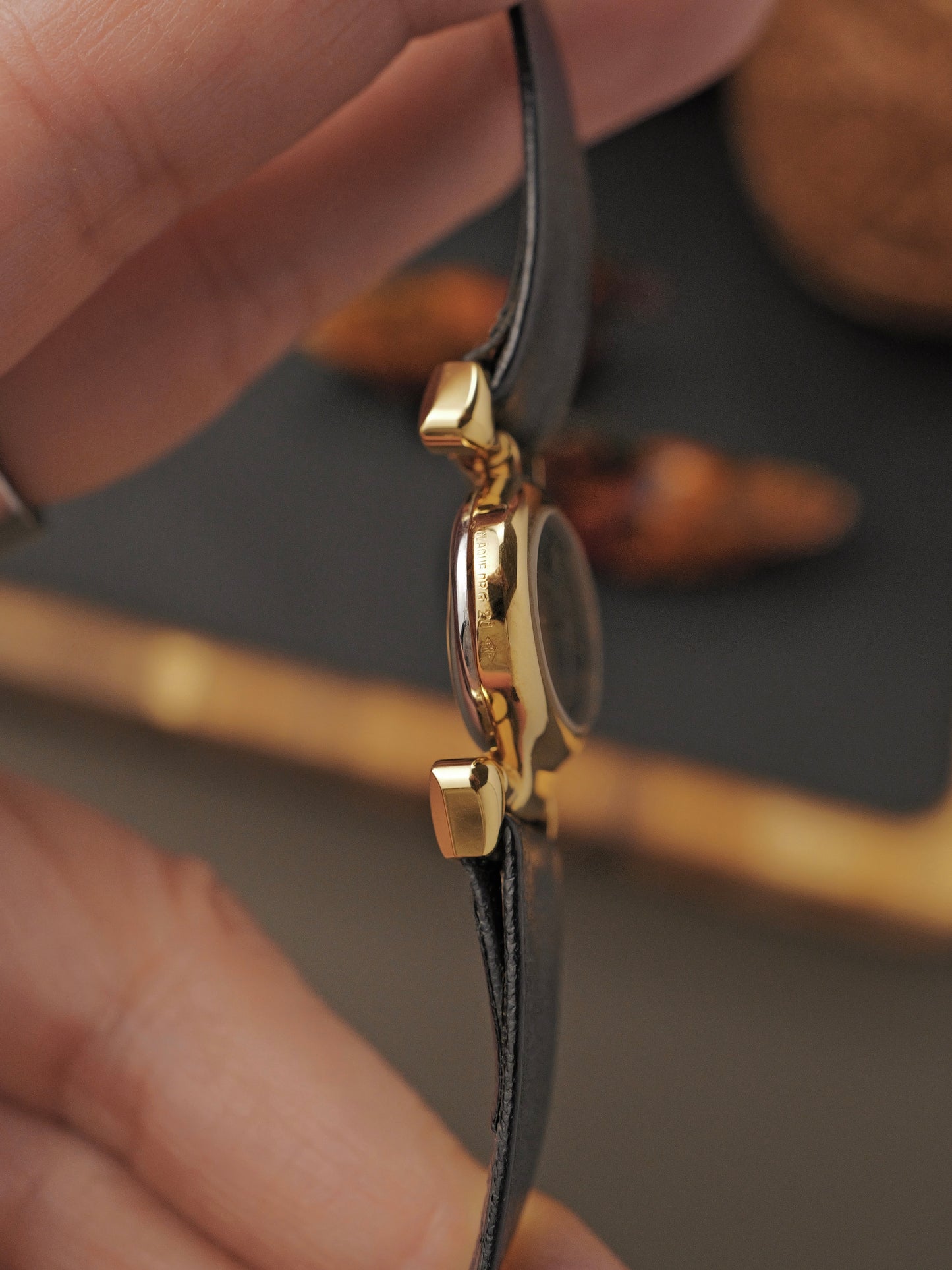 Universal Genève “Gold Horizontal Oval” Convertible Lugs Ref. 511626 (Circa 1960s)
