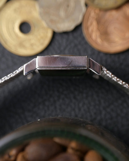 Universal Genève “Clous de Paris Rectangle” Ref. 710608 (Circa late 60s/early 70s)