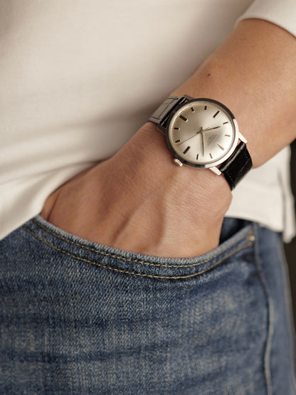 Longines “Domed Silver Sunburst Dial” Ref. 7841(circa 1960s)